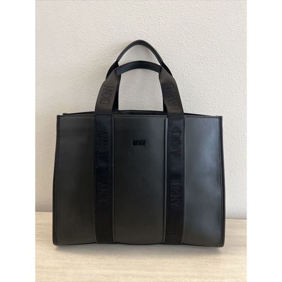 DKNY R31AZQ13 Cassie Large Black Leather Tote - Picture 1 of 16